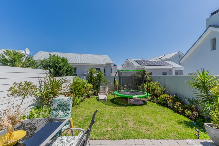 3 Bedroom Property for Sale in Lemoenkloof Western Cape